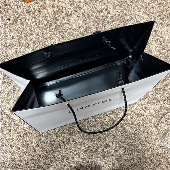 Chanel Classic White Storage Bag with Black Accents - Picture 2 of 7